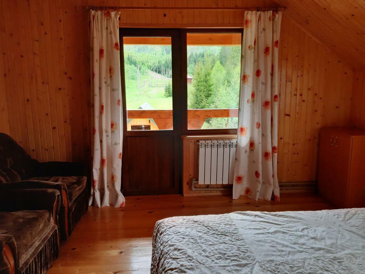 Wooddream Hotell Volovets Exteriör bild